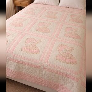 Hand Quilted Sunbonnet Sue